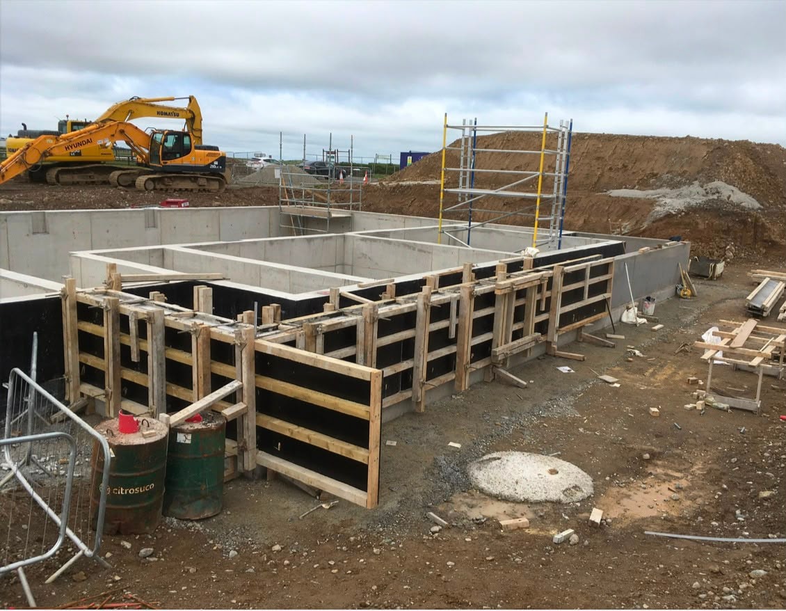 Large rebar wall formwork construction site